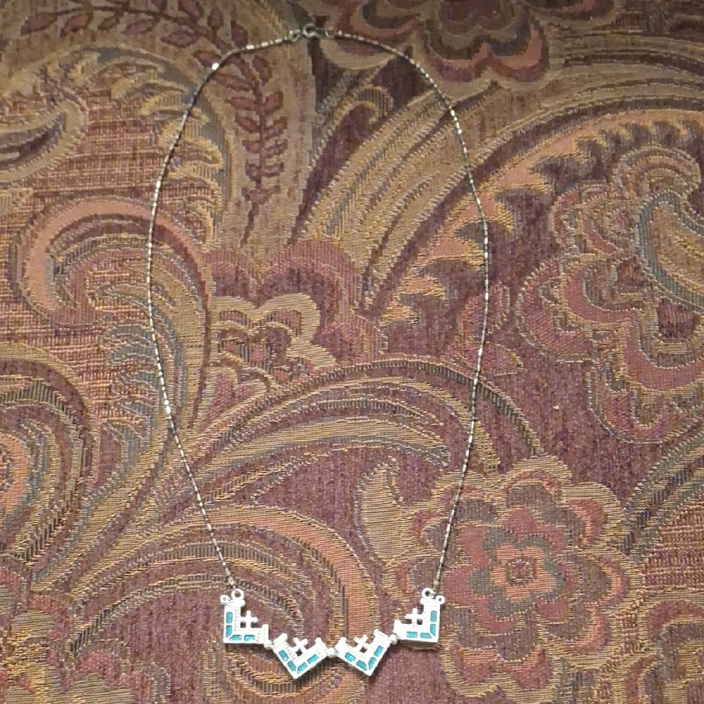 Elegant Silver Geometric Necklace